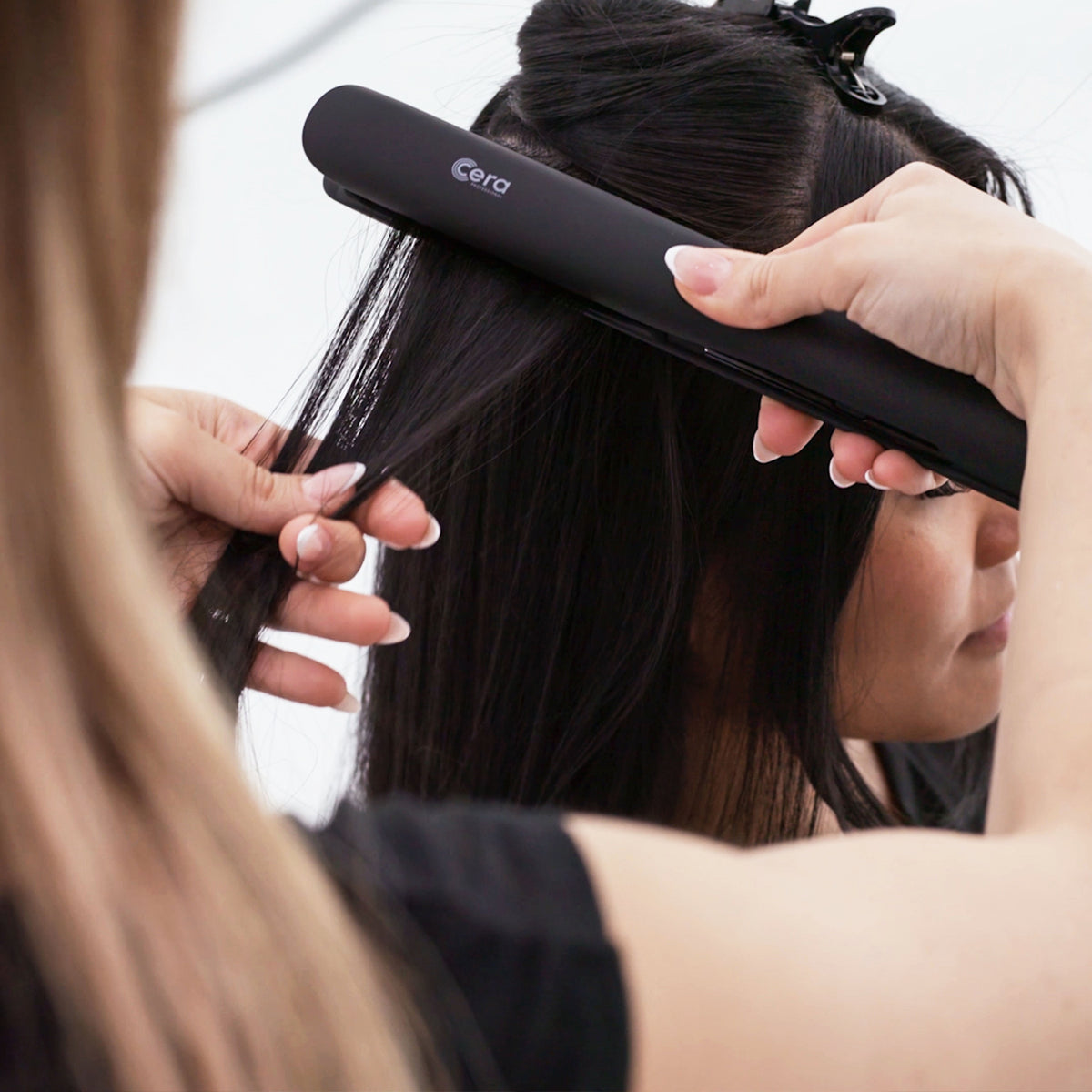 Cera Vibrating Straightener