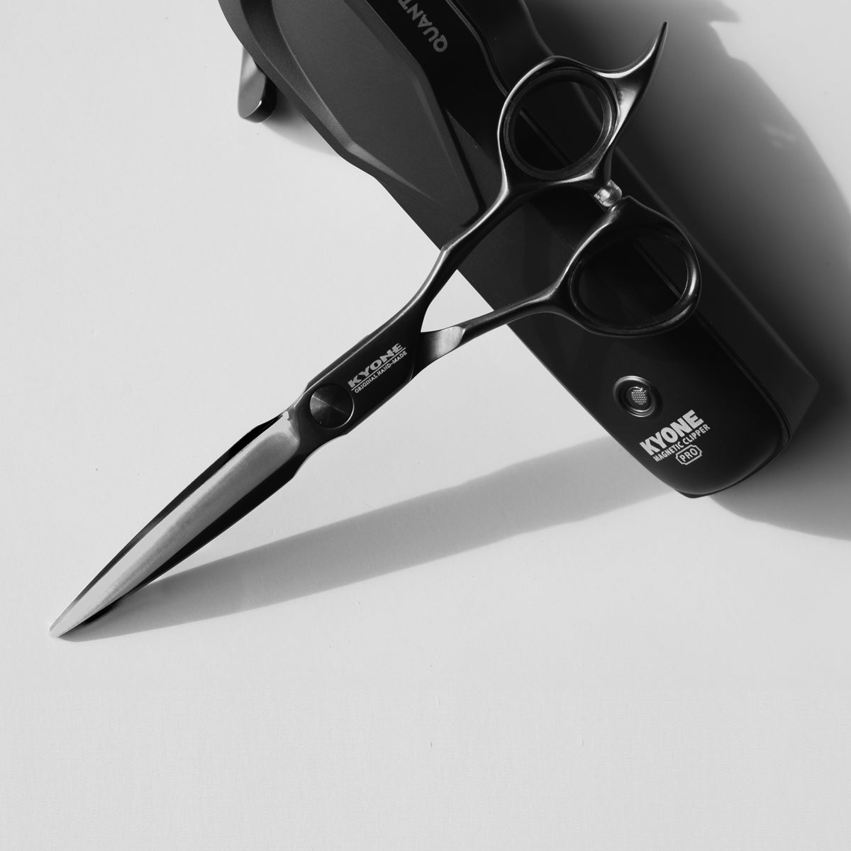 Ciseaux Kyone 810B Noir 5.7